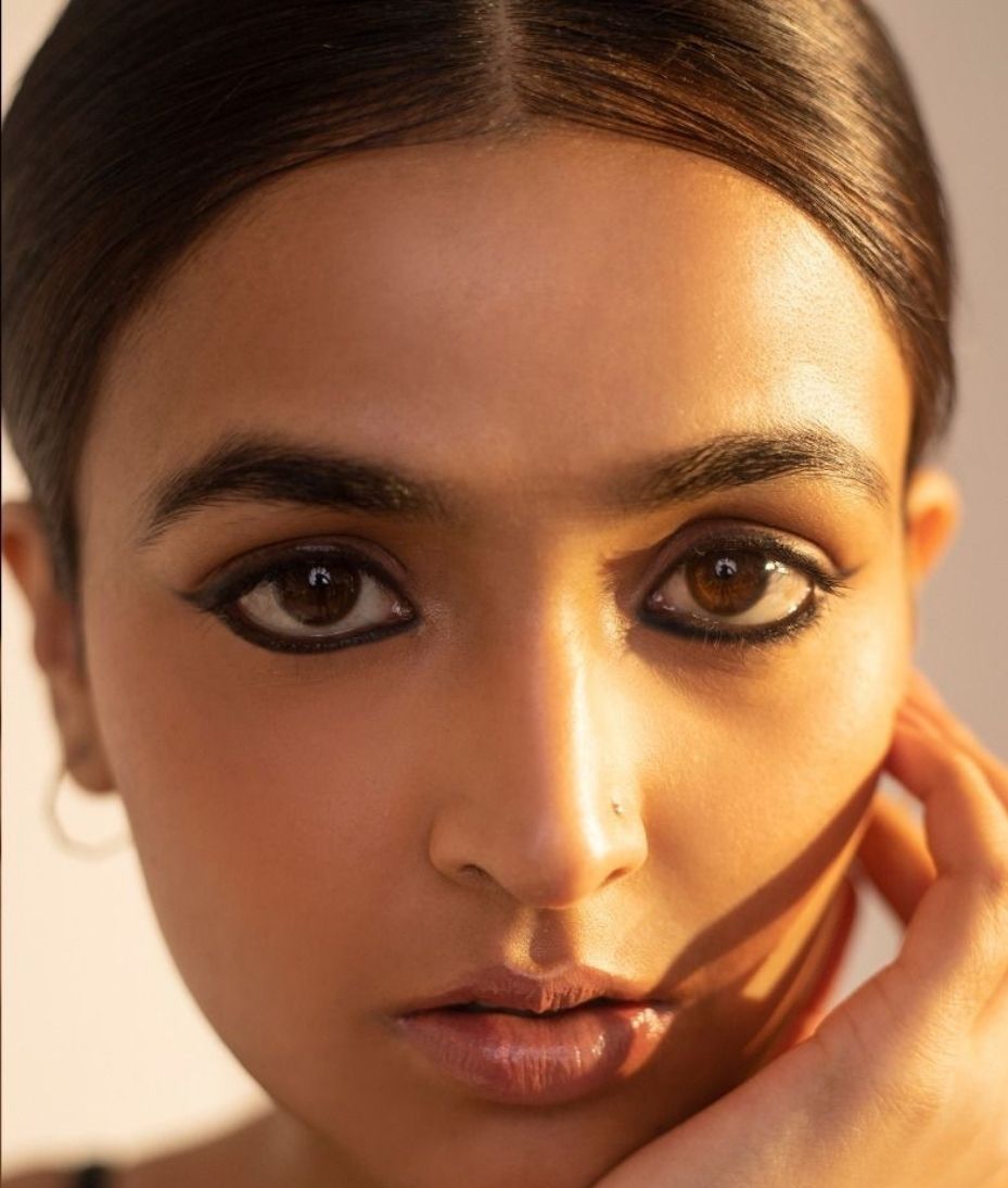 Kajal with Eyeliner – Bold Definition & Long-Lasting Wear thumbnail 4
